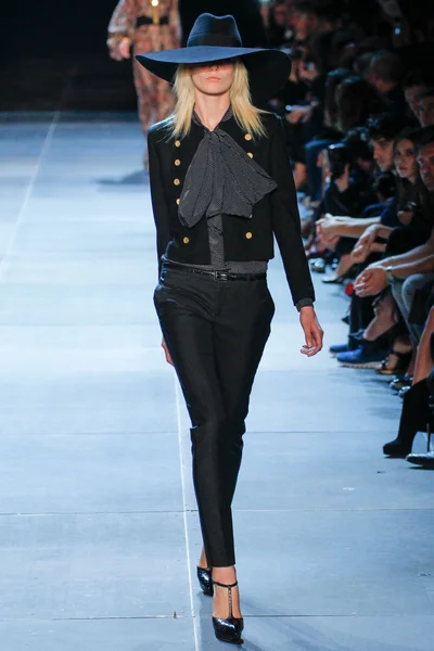 Look 19